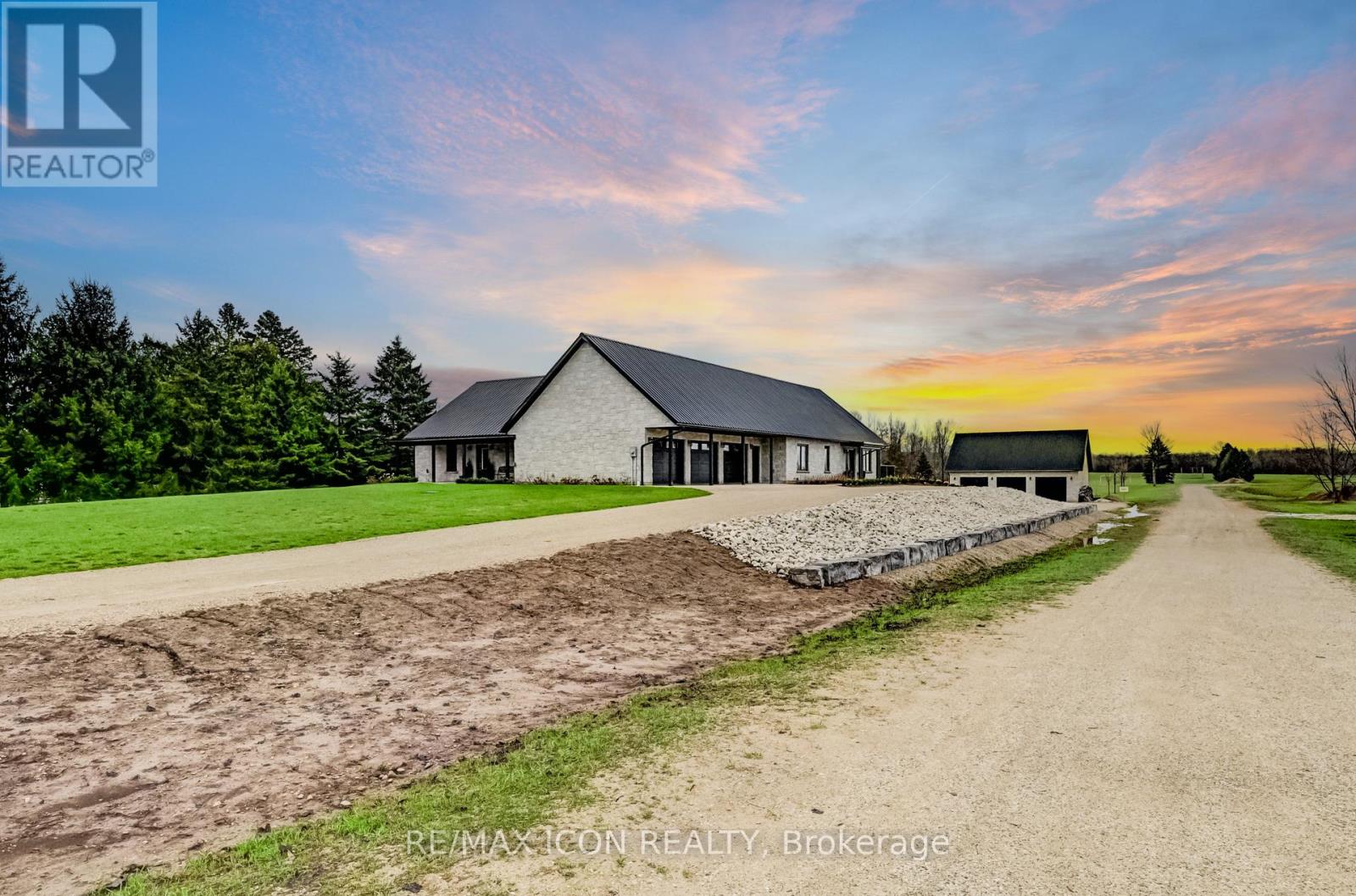 224242 SOUTHGATE 2 ROAD