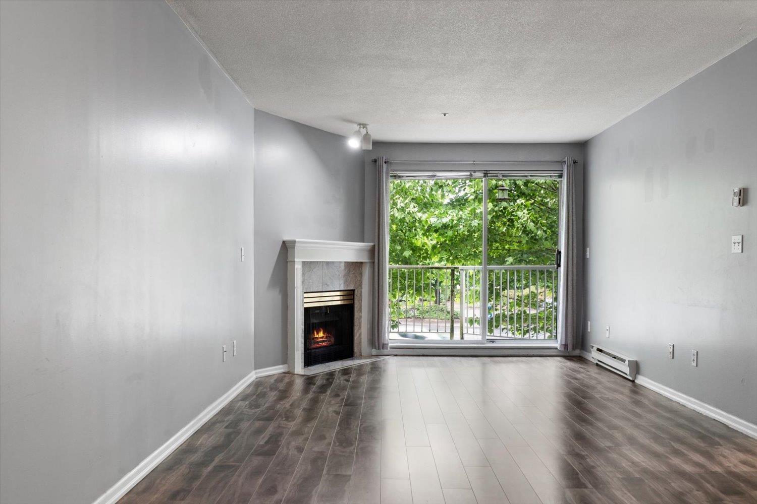 233 32830 GEORGE FERGUSON WAY