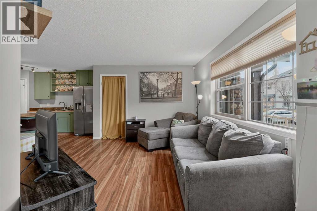 105, 23 Everridge Square SW