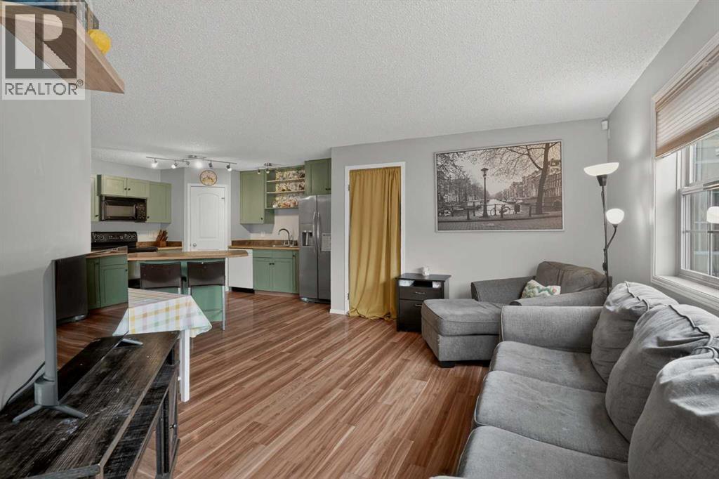 105, 23 Everridge Square SW