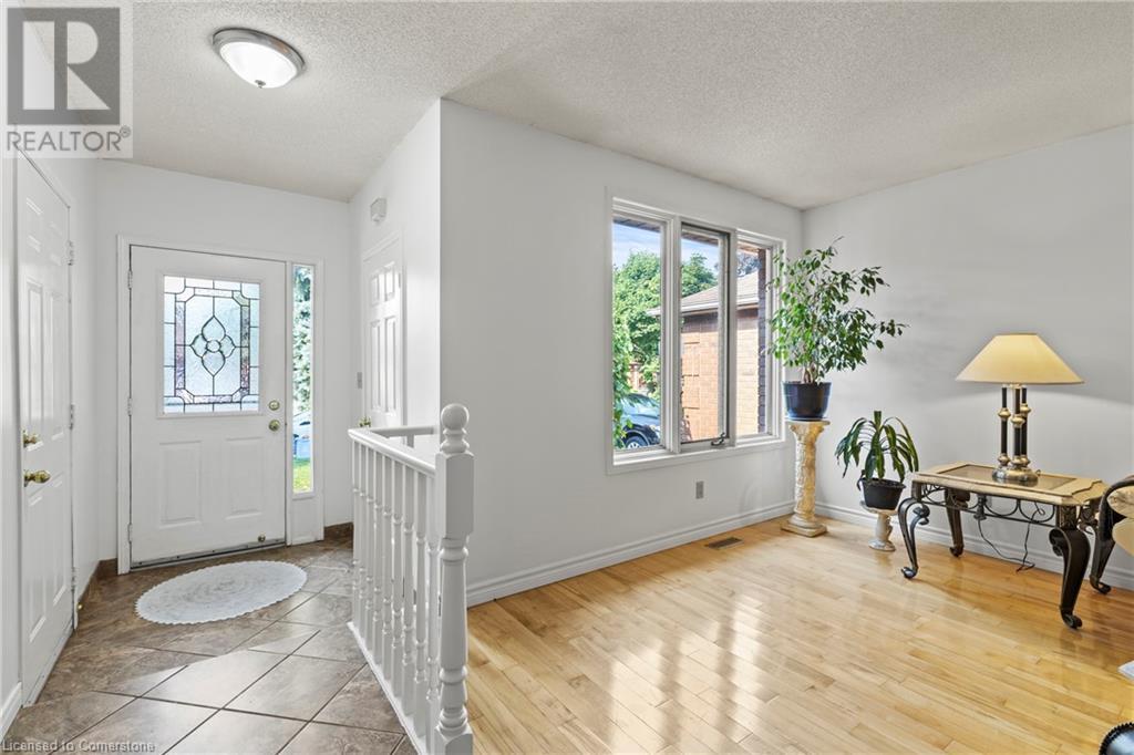27 CARTIER Crescent