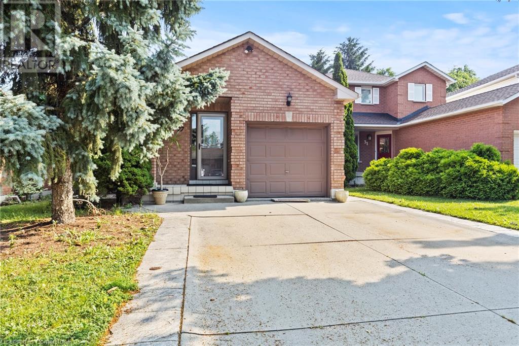 27 CARTIER Crescent