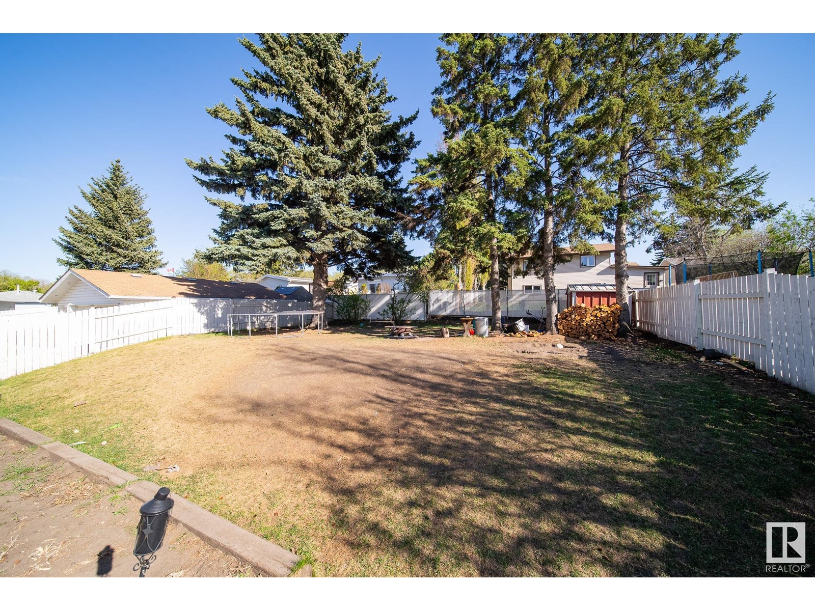 44 MARION DR