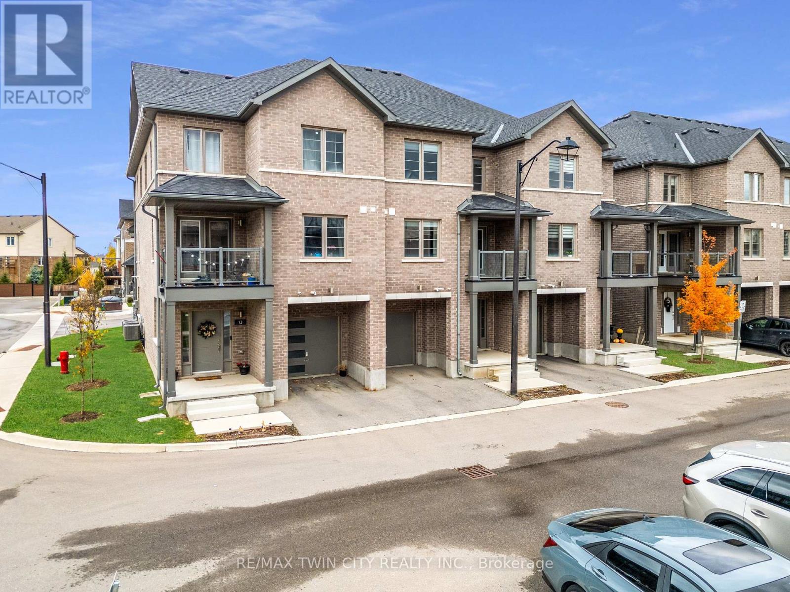 12 - 205 WEST OAK TRAIL