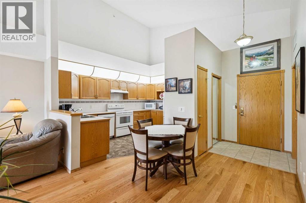 301, 728 Country Hills Road NW