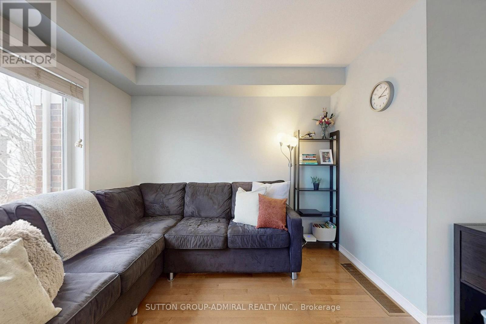 109 BLOOMINGTON DRIVE