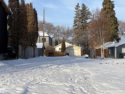 11138 65 ST NW NW Edmonton AB T5W4K1