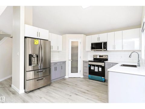 12828 144 AV NW Edmonton AB T6V1C7