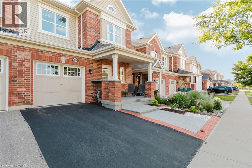 13 ARBOURVIEW Crescent