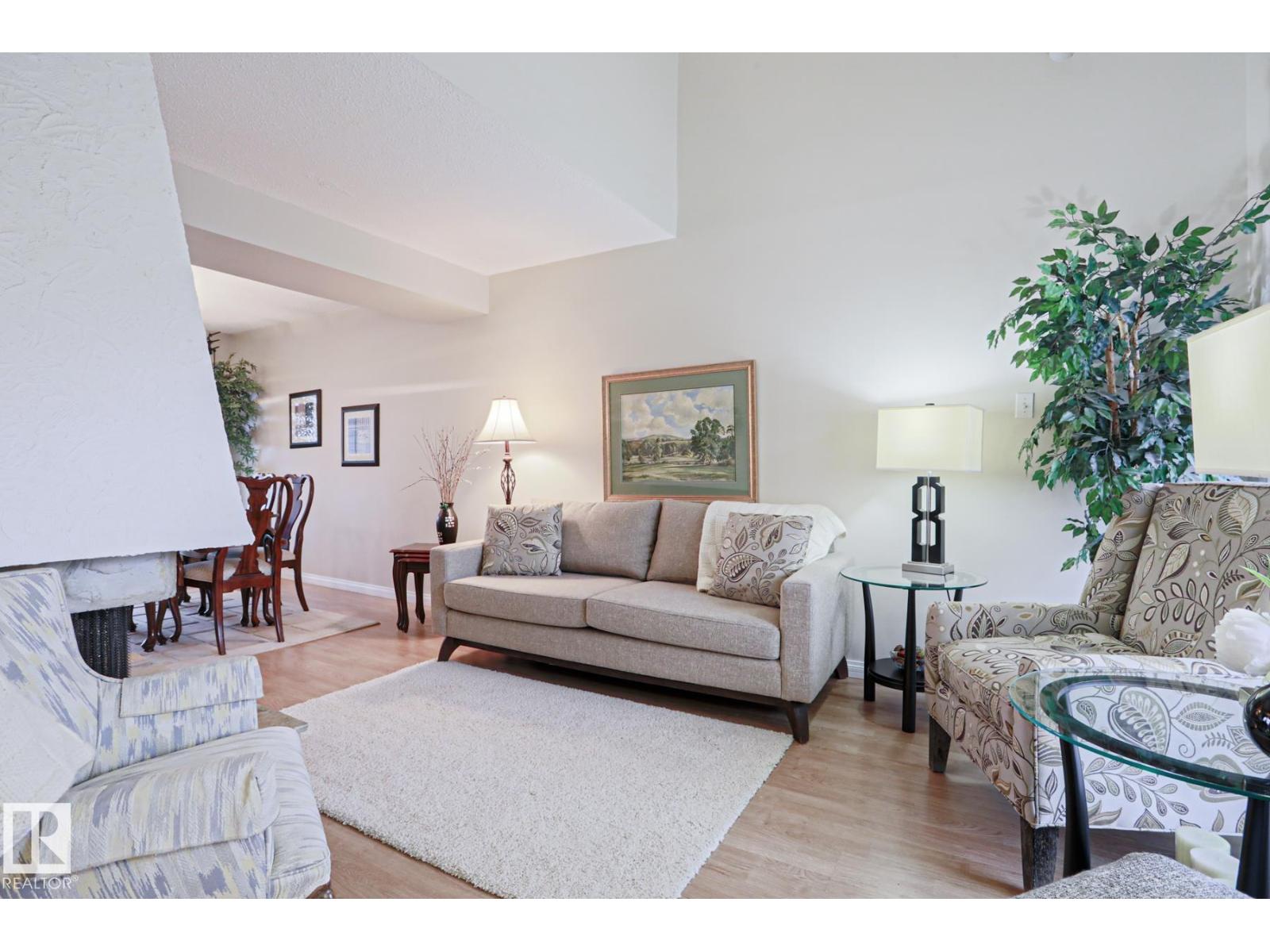#12 2020 105 ST NW