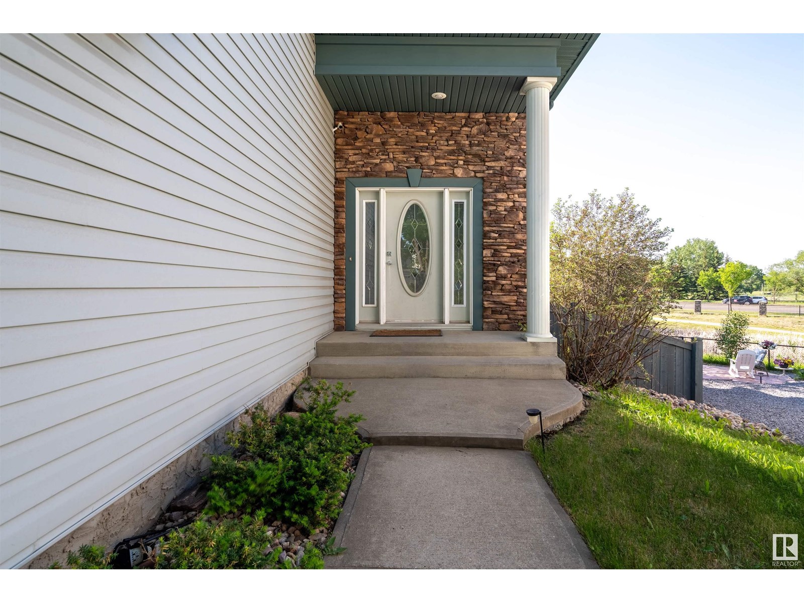 1080 BARNES WY SW