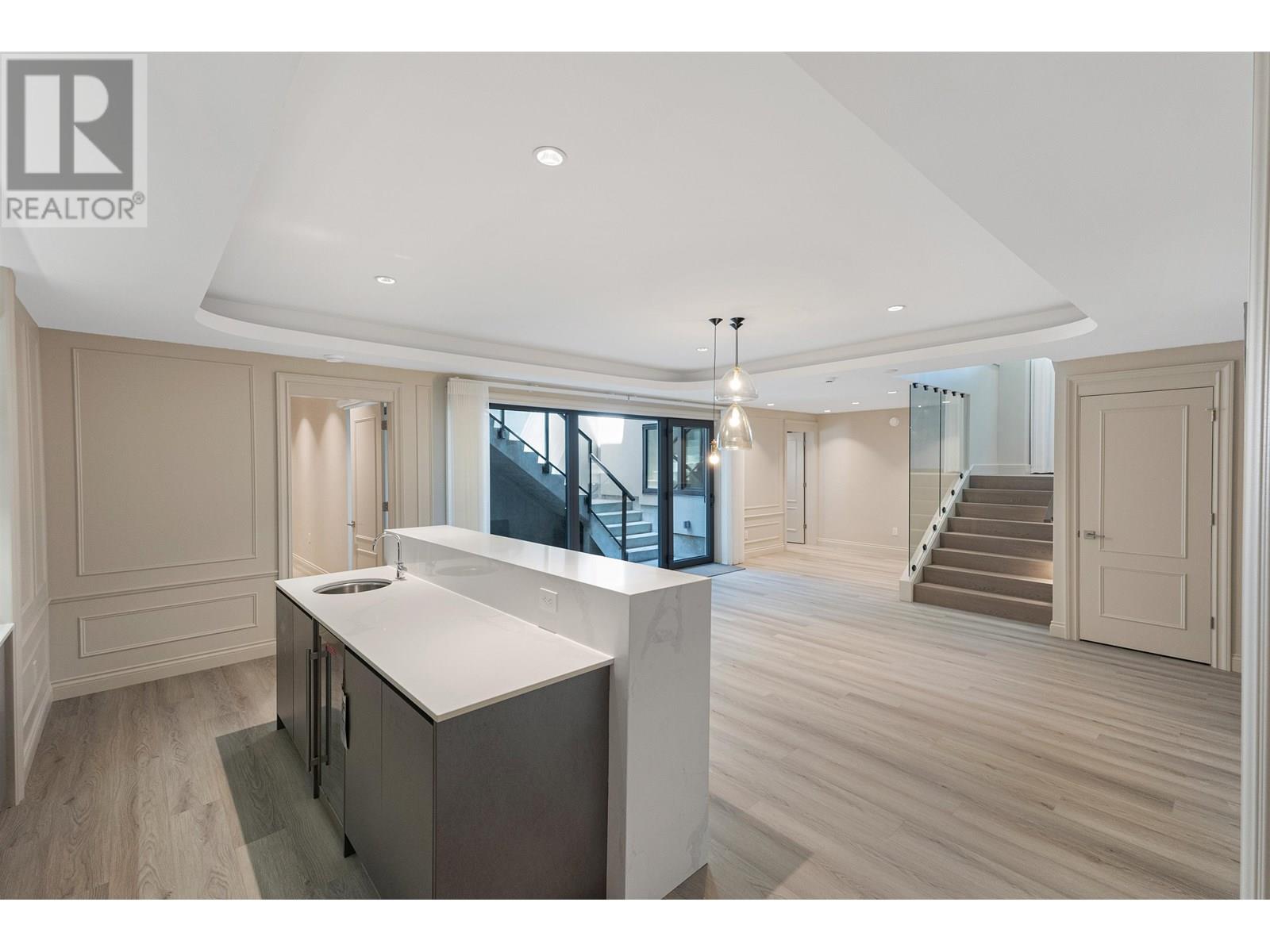 6363 BUCKINGHAM DRIVE