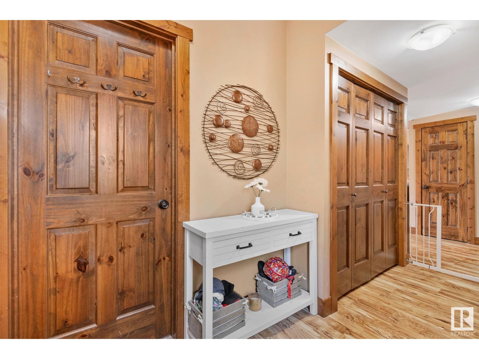 2402 Graybriar GR