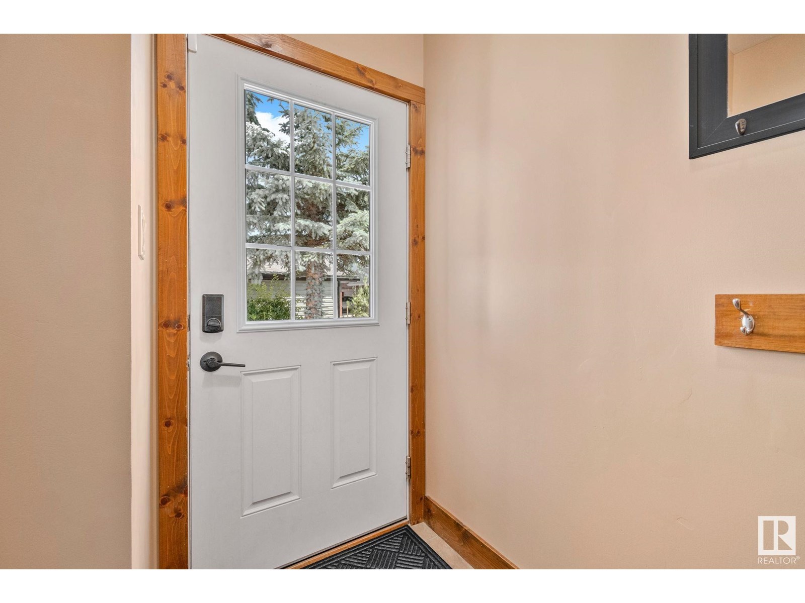2402 Graybriar GR