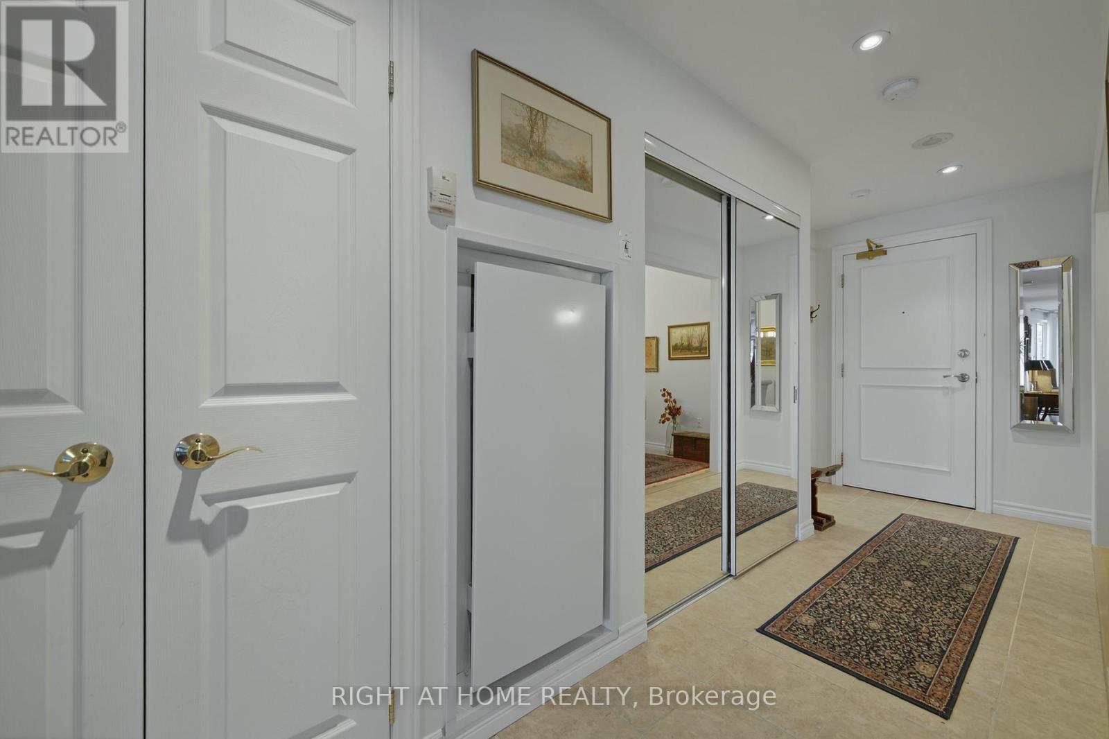 409 - 6 TORONTO STREET