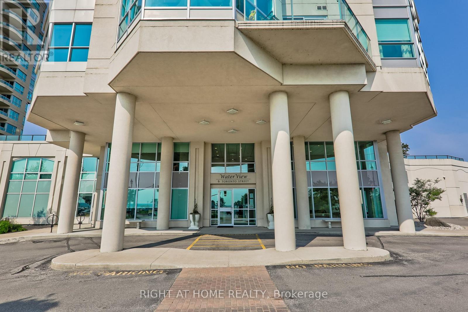 409 - 6 TORONTO STREET