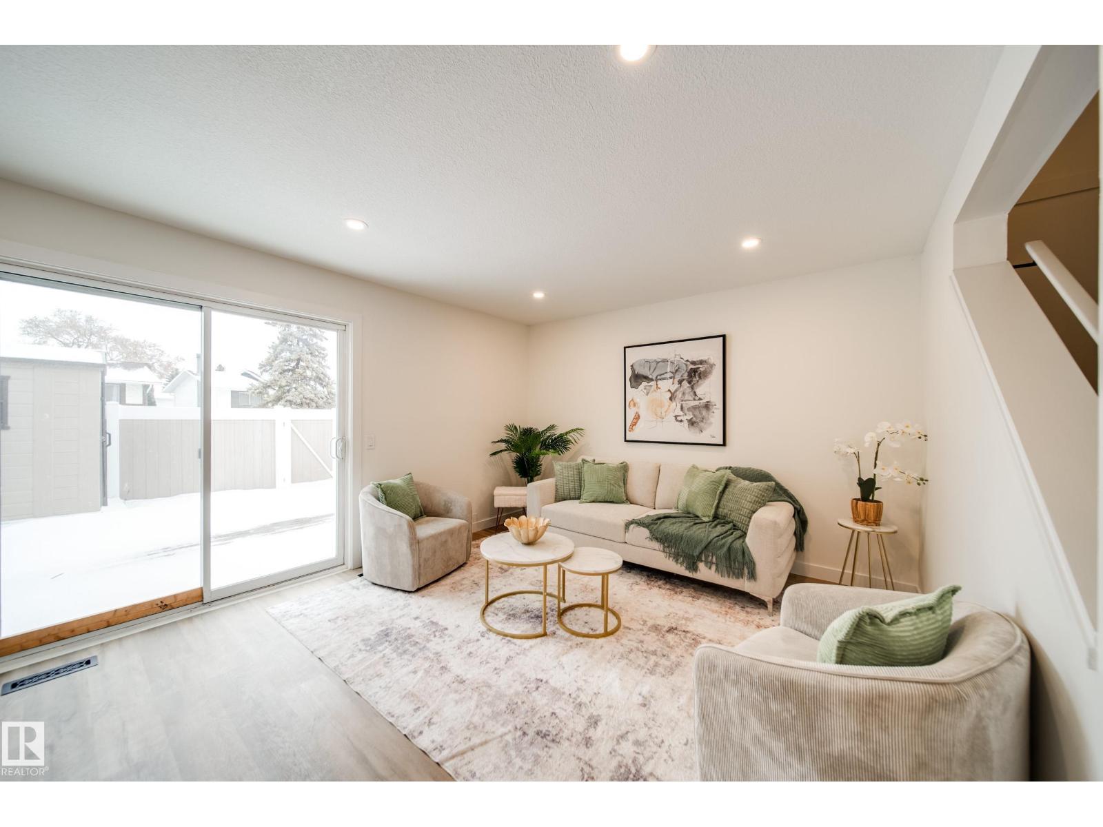 125 WOODBOROUGH WY NW