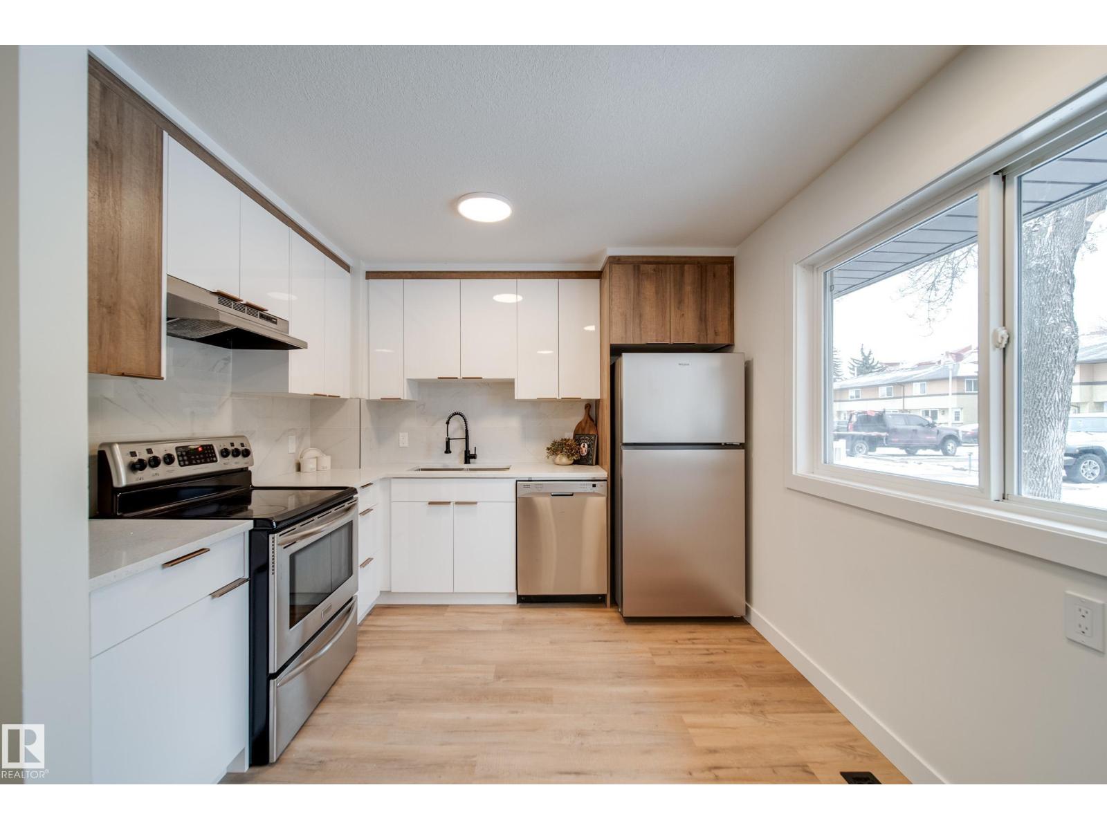 125 WOODBOROUGH WY NW