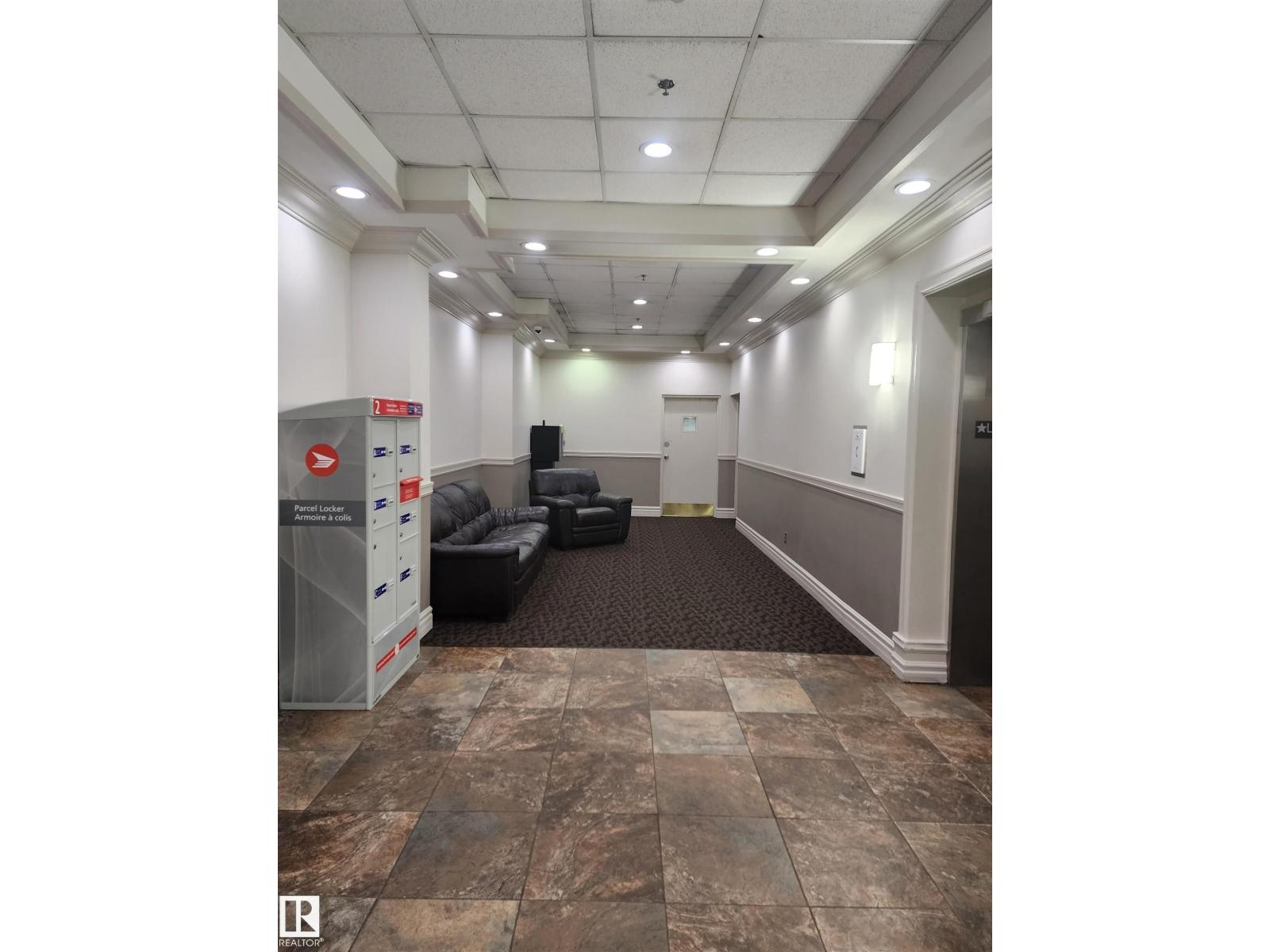 #207 10160 114 ST NW