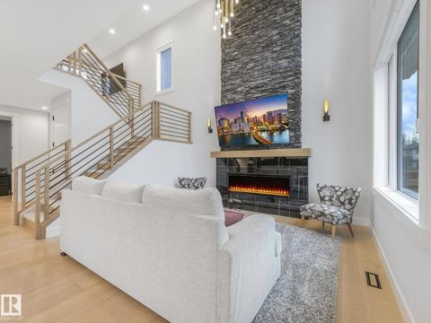 53 AUTUMNWOOD CR Spruce Grove AB T7X0J3