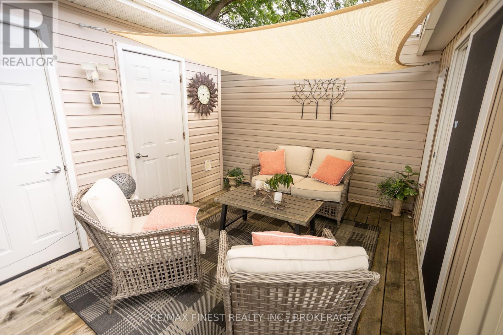 21 POWLEY GARDEN DRIVE