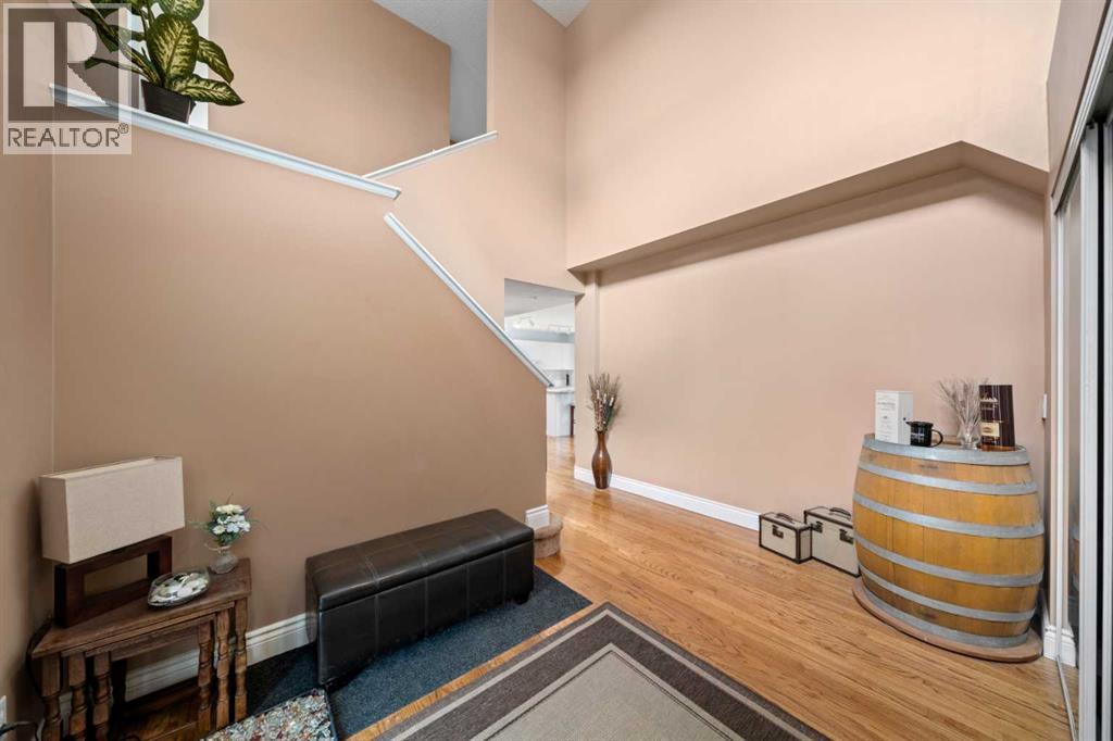 66 Crystalridge Crescent