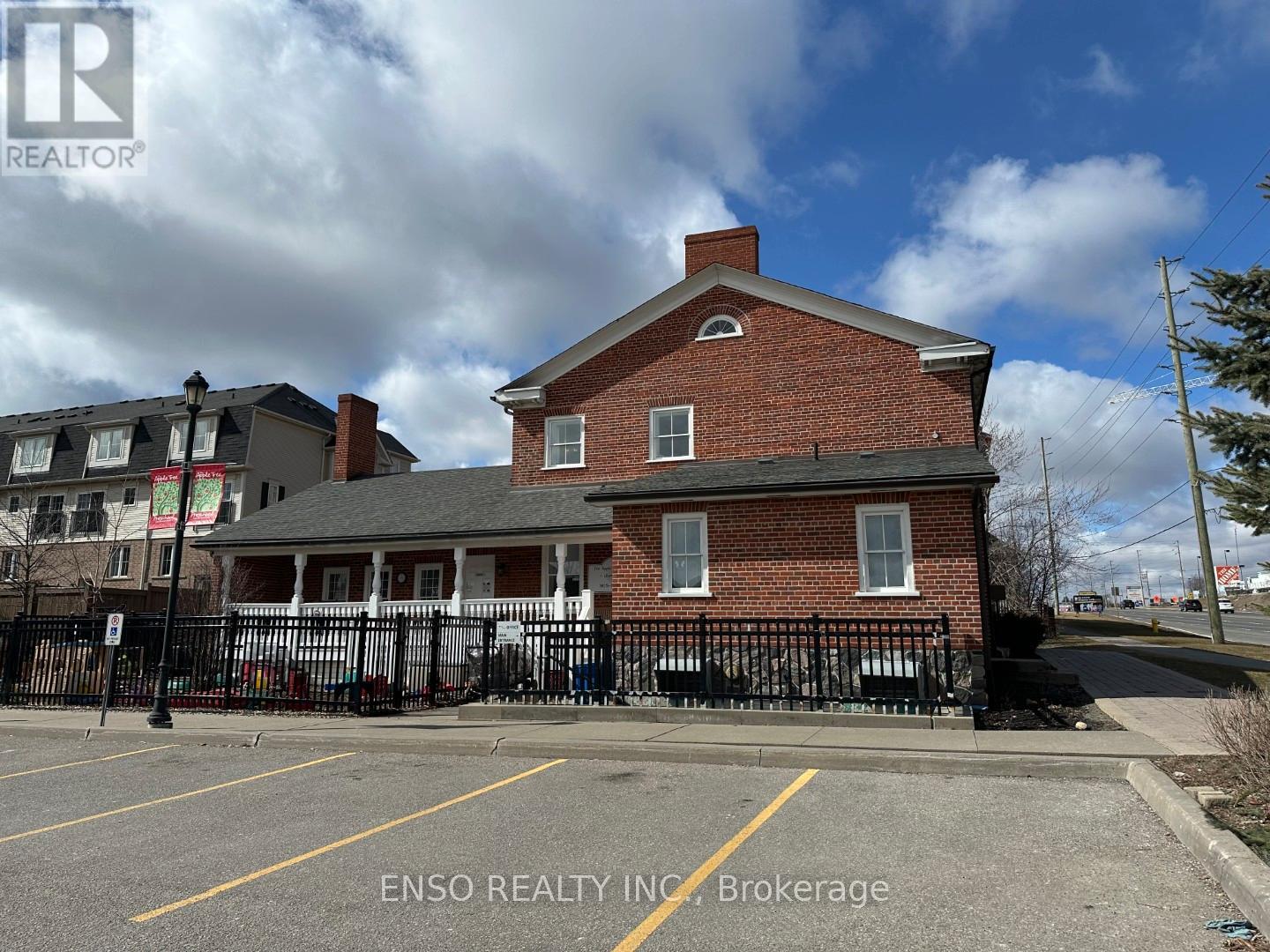 365 KINGSTON ROAD E