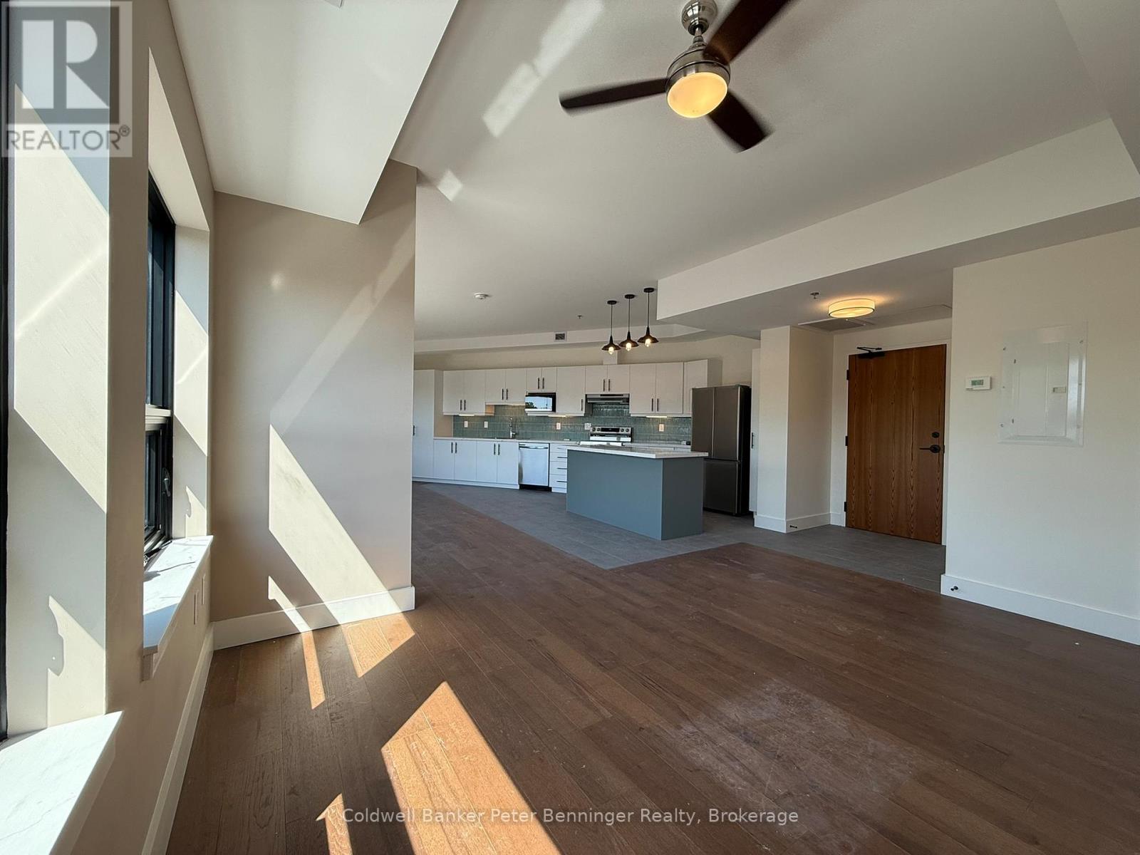 405 - 604 QUEEN STREET S