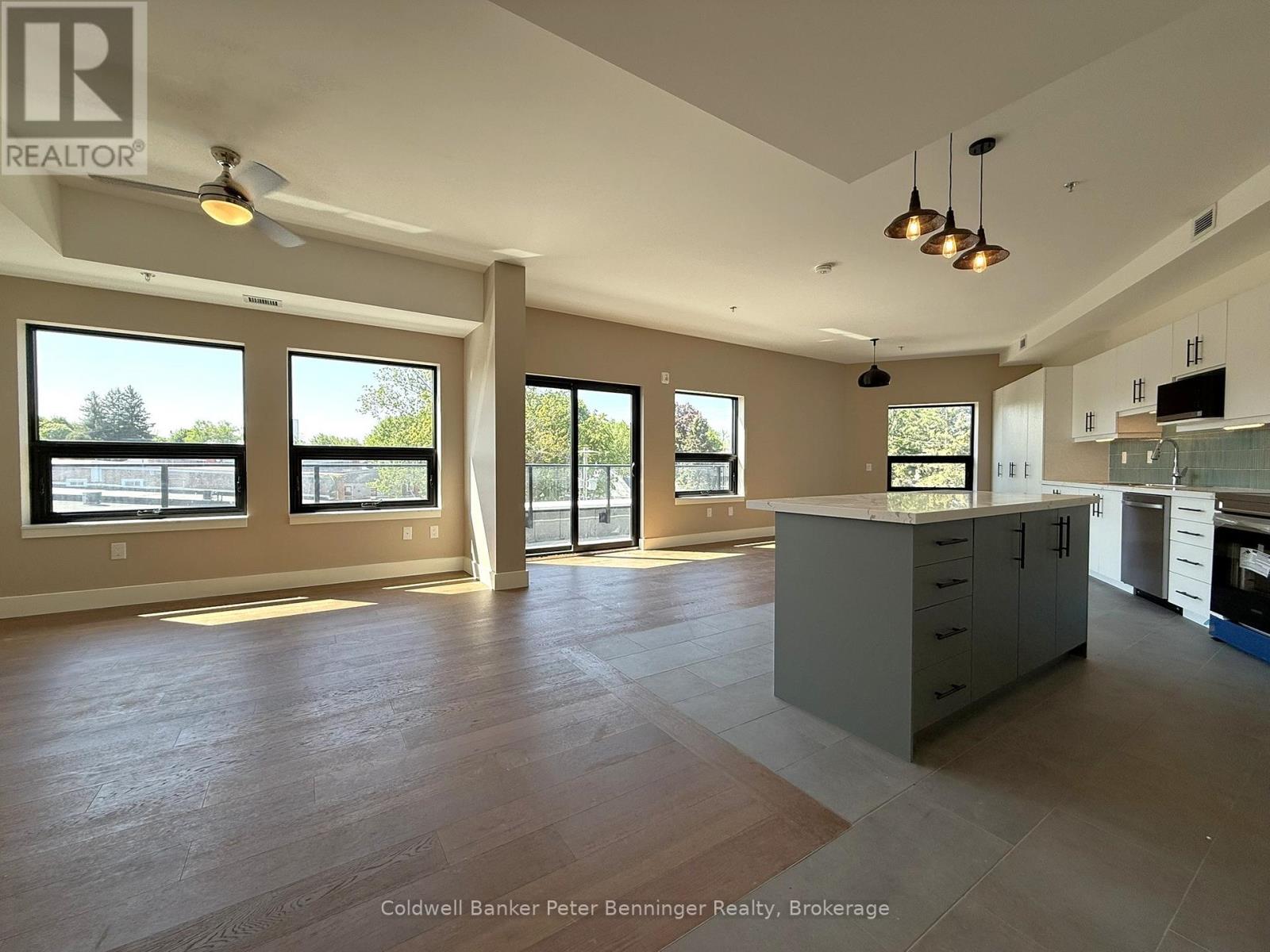 405 - 604 QUEEN STREET S