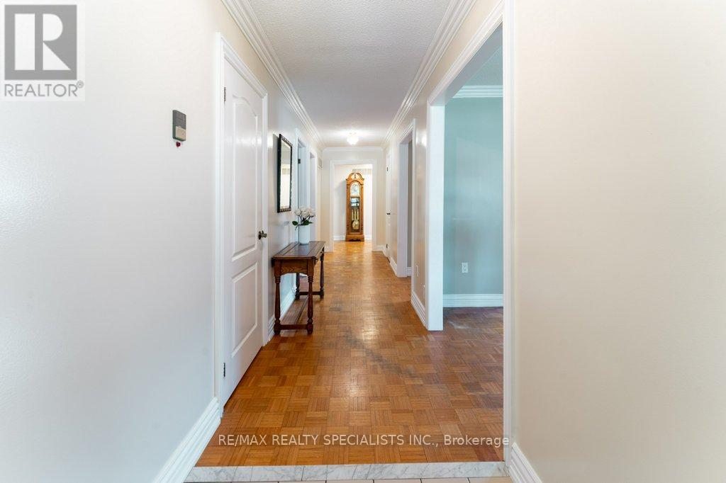 330 HICKORY CIRCLE