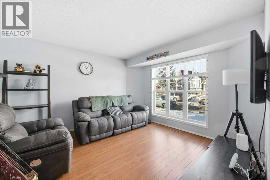 1009 Country Hills Circle NW