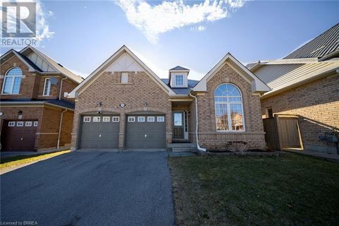 230 THOMAS Avenue Brantford ON N3S0E1