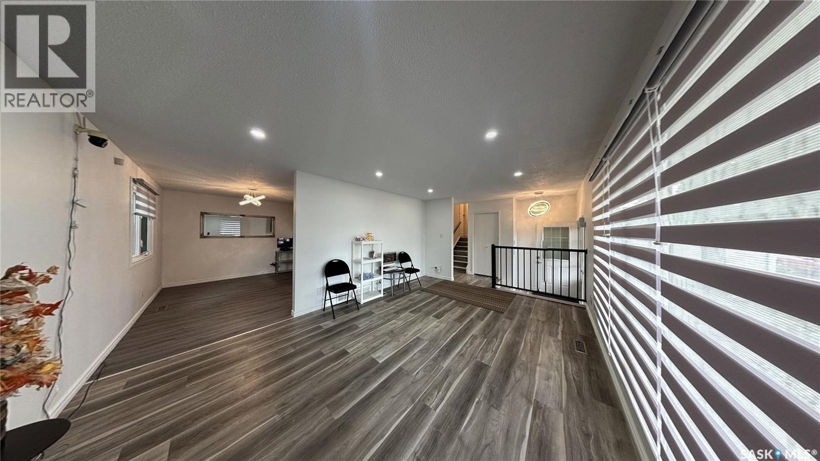 2 McDougall CRESCENT