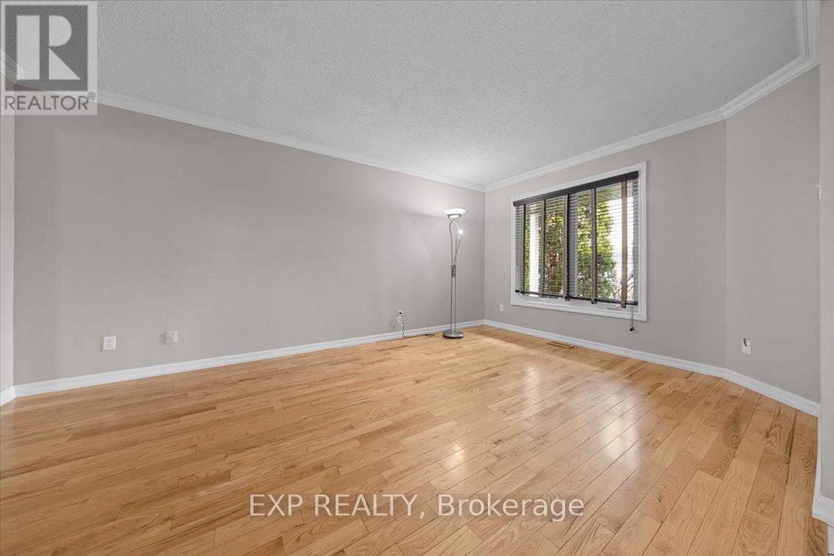 851 BEAUREGARD CRESCENT