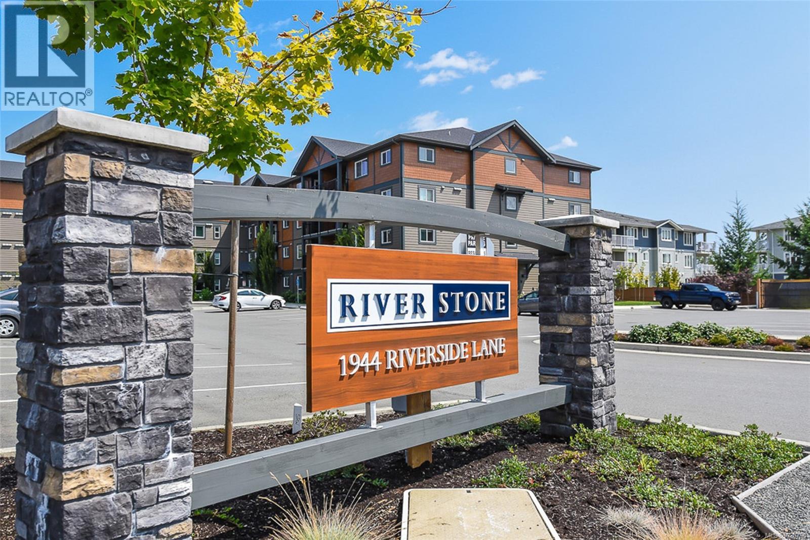 110 1944 Riverside Lane