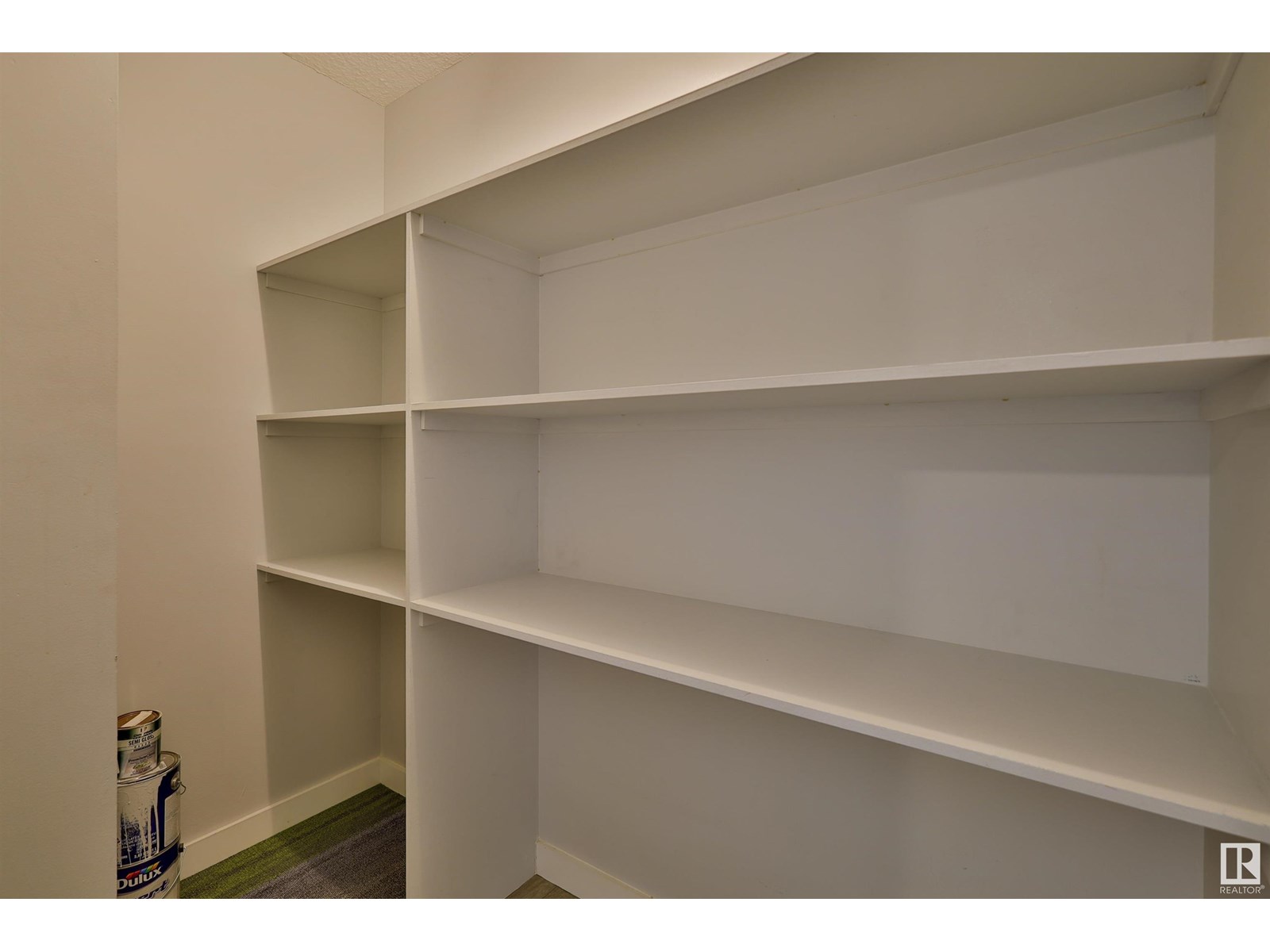#423 10160 114 ST NW