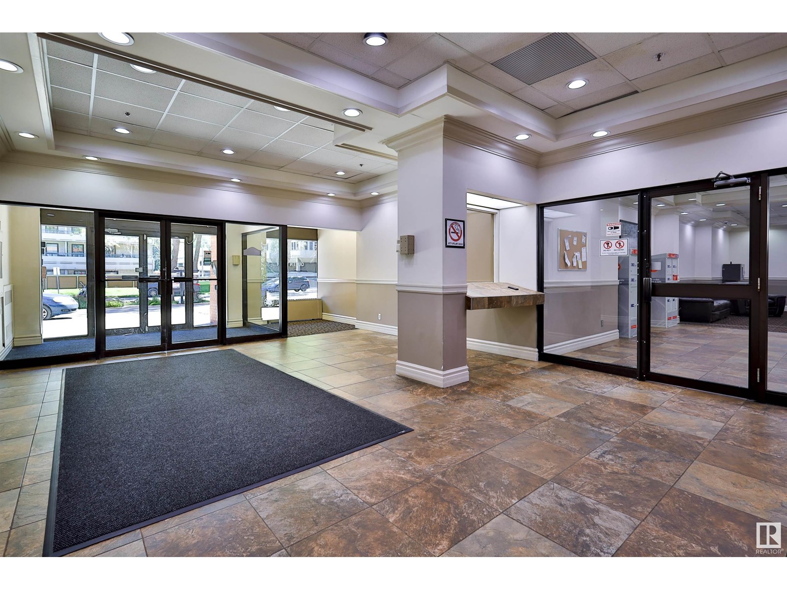 #423 10160 114 ST NW