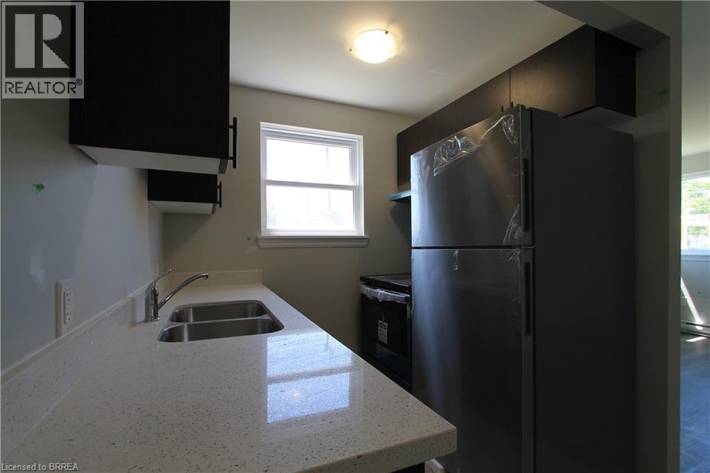 116 KING EDWARD Avenue Unit# 11