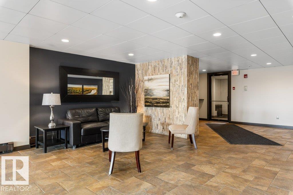 #802 8220 JASPER AV NW