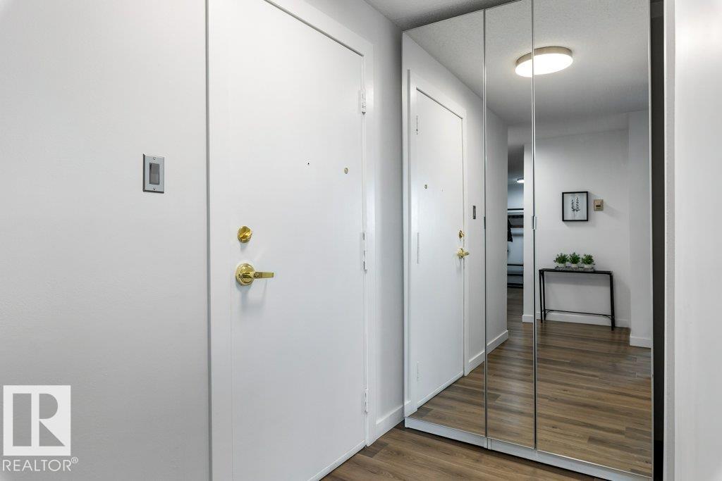 #802 8220 JASPER AV NW