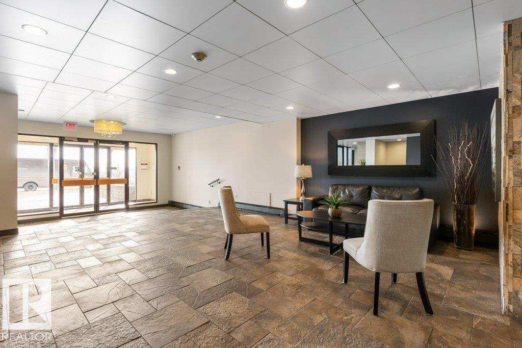 #802 8220 JASPER AV NW