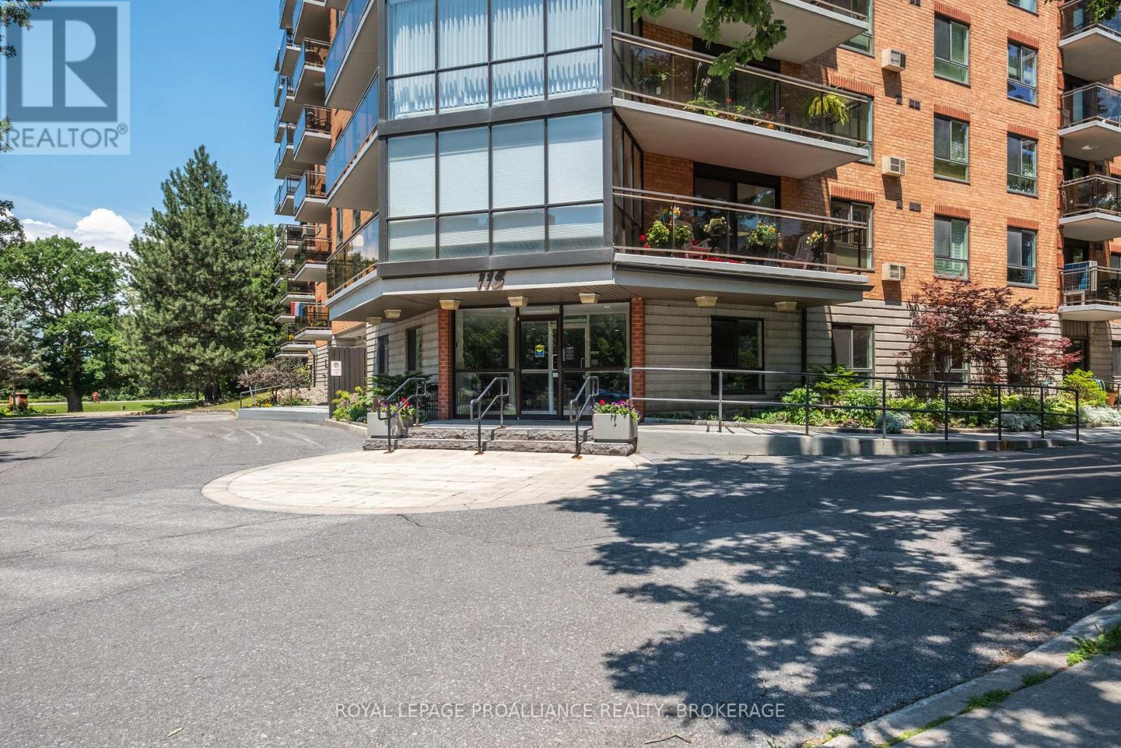 503 - 115 BARRETT COURT