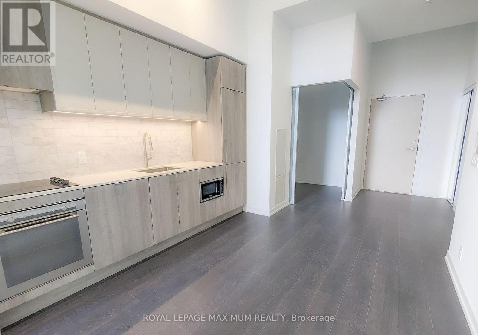 201 - 2020 BATHURST STREET