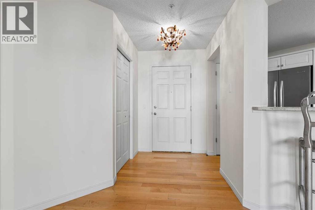 206, 2144 Paliswood Road SW