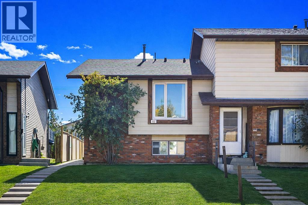 49 Castlebrook Way NE