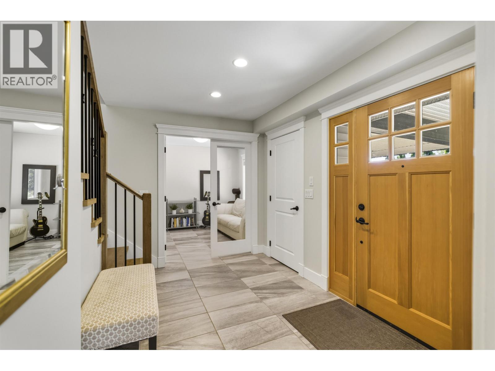 884 WELLINGTON DRIVE