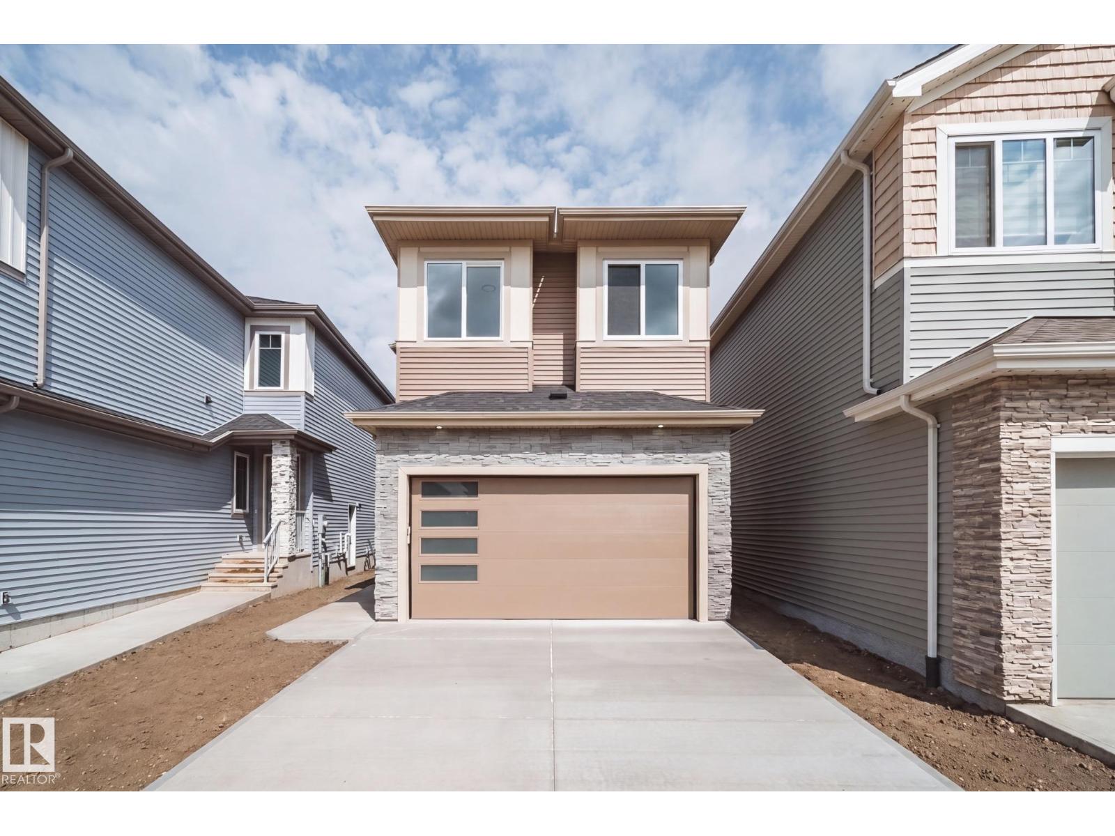 8816 183 AV NW