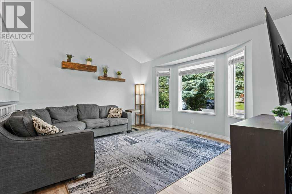 95 Shawglen Way SW