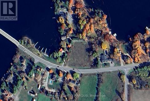 15 RIDEAU FERRY ROAD Rideau Lakes ON K0G1L0