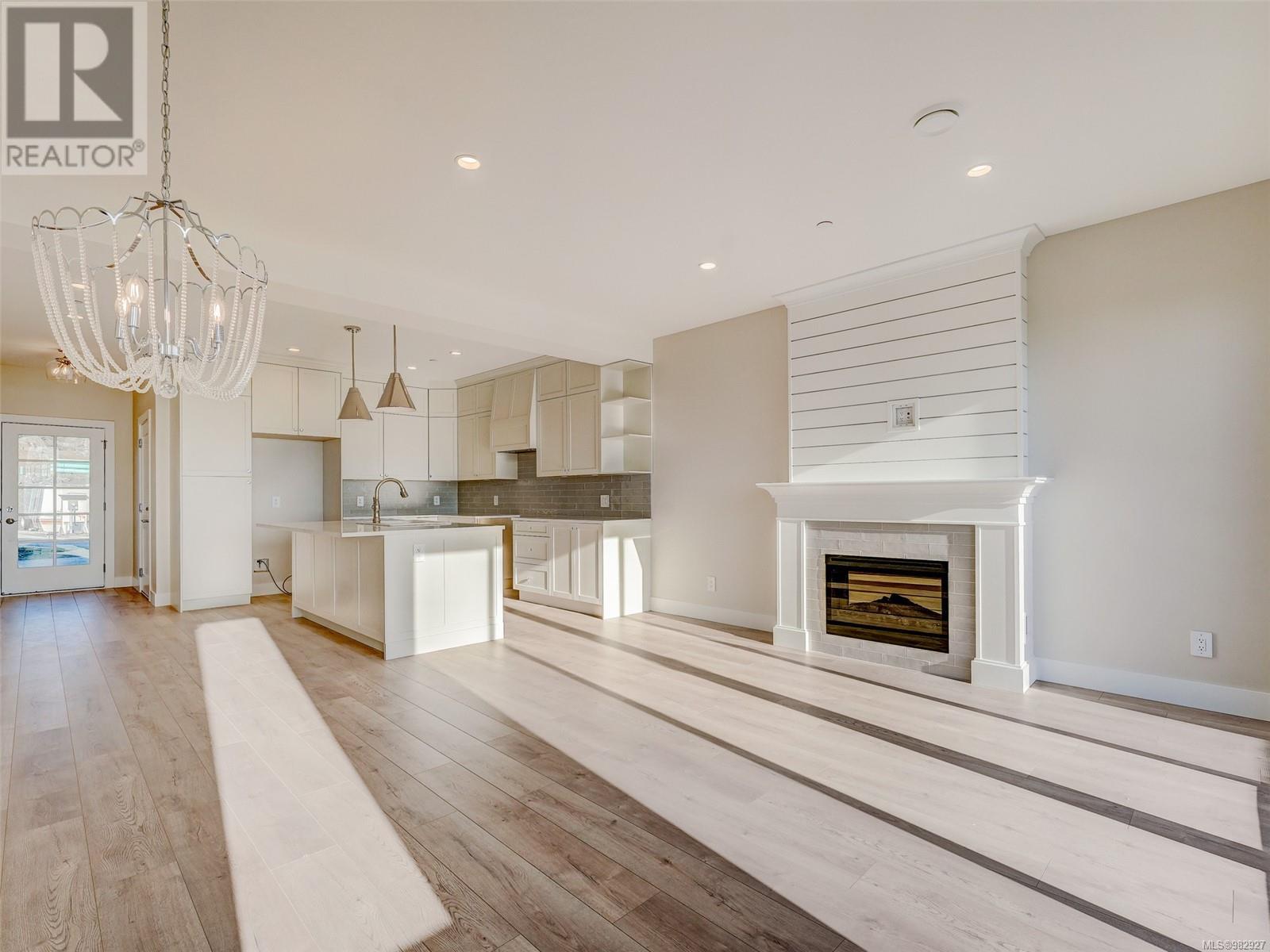 2285 Hudson Terr